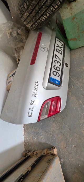 Piezas CLK 230: Capot, Portón, Techo Lona.