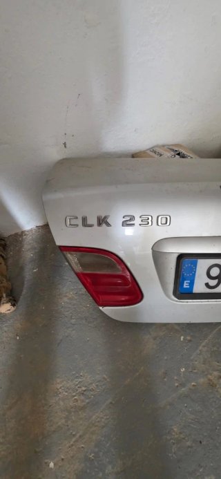 Piezas CLK 230: Capot, Portón, Techo Lona.