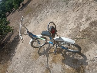 Bicicleta clásica - funciona, pintura mal