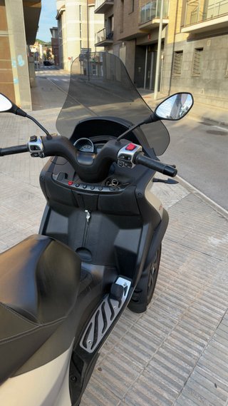 Piaggio MP3 400 HPE Plata