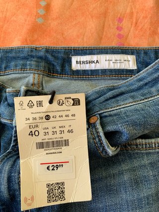 Pantalón Bershka Super Skinny Roto Talla 40
