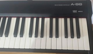 Roland A-88 Controlador MIDI