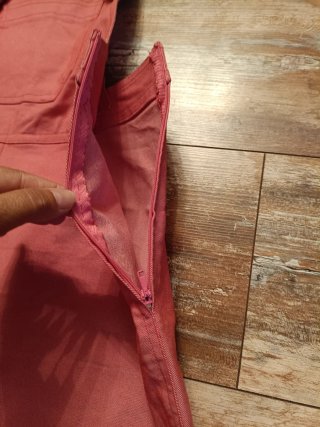 Salopette in denim sartoriale rosso