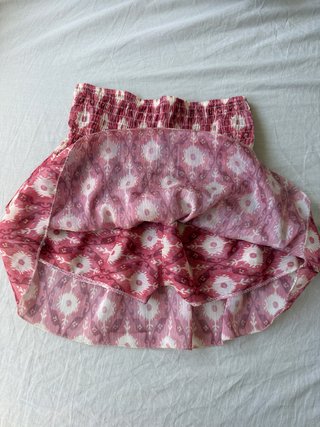 Falda corta rosa con estampado