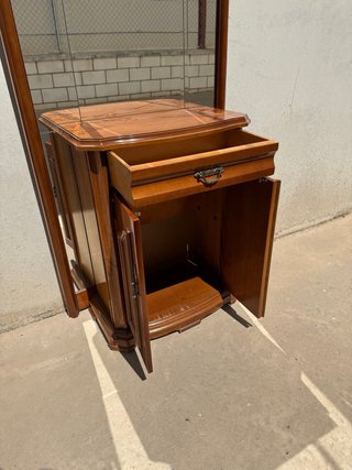 Mueble de entrada con espejo