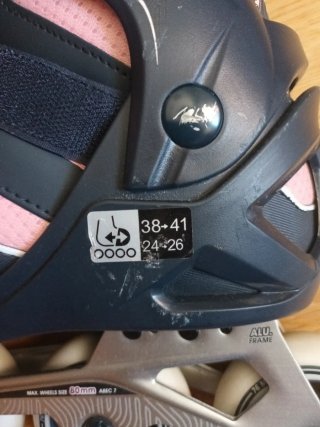 COMO NUEVOS   38-41 PATINES (con 6 protecciones)