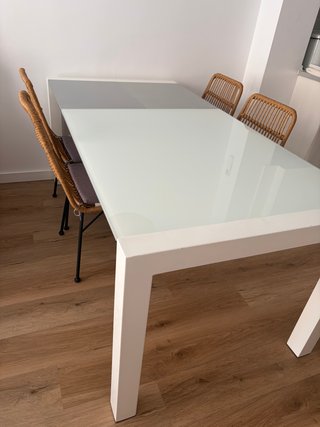 Mesa Comedor GLIVARP + 4 Sillas Ratán