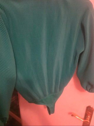 Body Bershka verde esmeralda plisado
