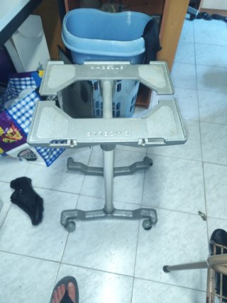 Mesita Gazelle para máquina de escribir