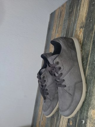 Zapatillas Caterpillar grises