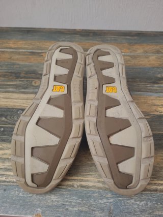 Zapatillas Caterpillar grises