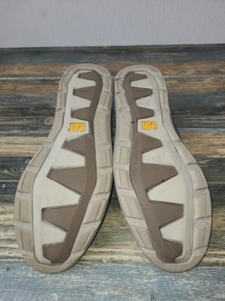 Zapatillas Caterpillar grises