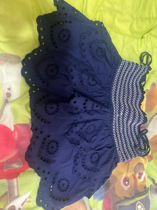 Top azul con bordados talla L