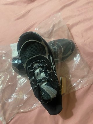 ASICS Zapatillas Negras y Grises