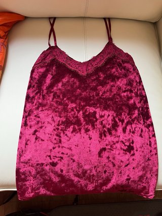 Camisetas lenceras rosa y magenta.