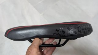 Sillín bicicleta prostático negro/rojo