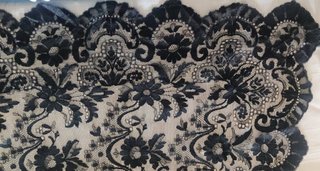 Mantilla encaje antigua 250x75cm