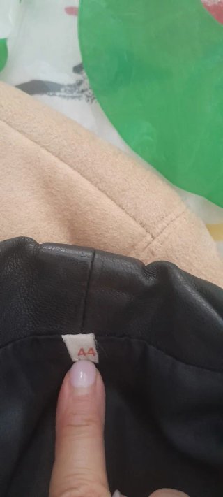 Traje Chaqueta y Falda Piel Negro