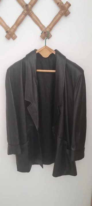 Traje Chaqueta y Falda Piel Negro