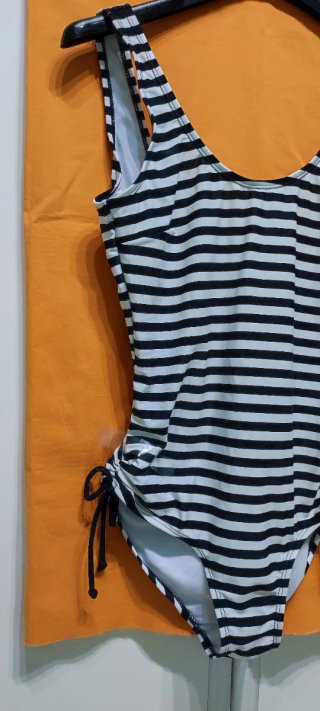 Costume intero donna a righe taglia M