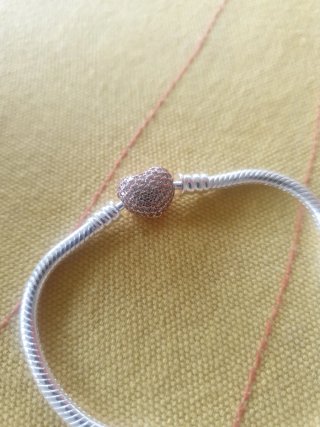 Pulsera serpiente semirrígida con charm corazón