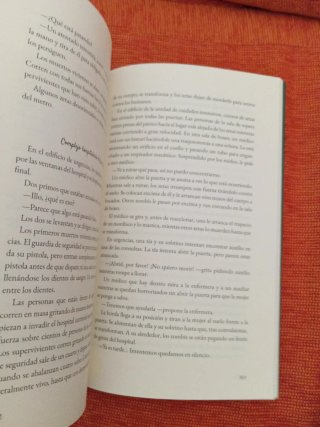 La ponzoña verde: Libro I: El valle de los muer...