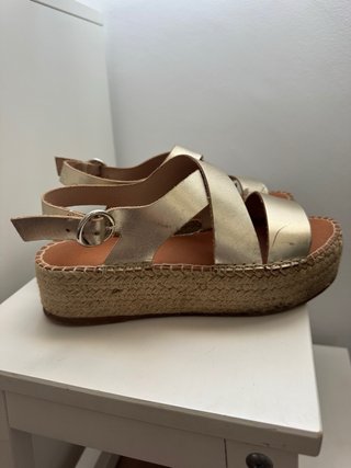 Sandalias esparto Toni Pons doradas