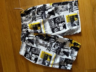 Pantalón corto estampado cómic