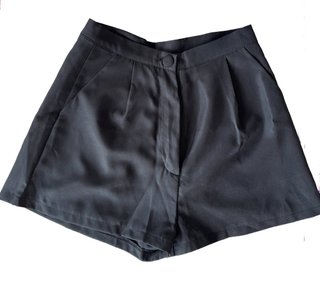 Pantalón corto negro