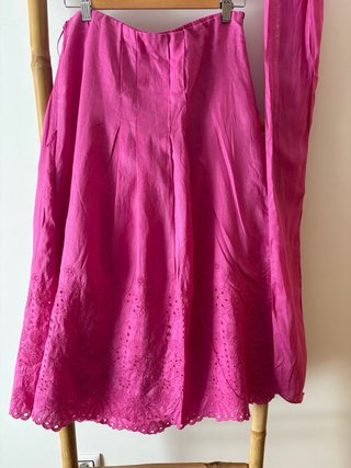 Vestido Falda Massimo Dutti rosa bordada