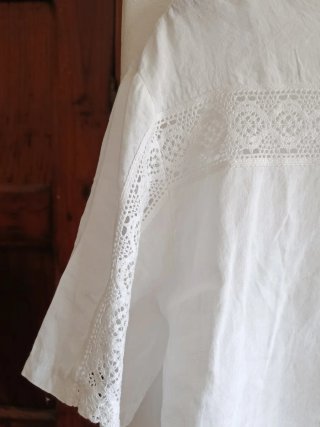 Blusa blanca bordada
