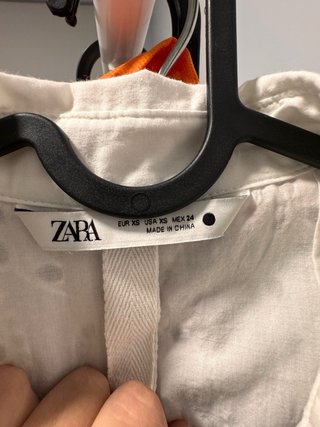 Camisa blanca Zara calada oversize
