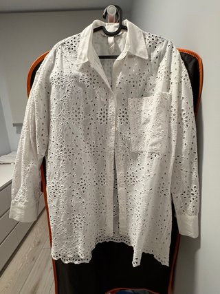 Camisa blanca Zara calada oversize