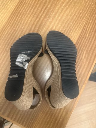 Sandalias Elisa Rivero Cuña Marrón y Negro piel