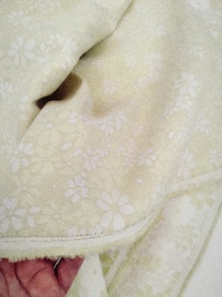 Tela Jacquard Diseño Floral 160x161cm