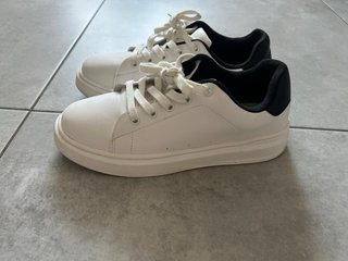 Zapatillas Zara Blancas