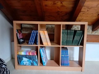 Estantería de madera modular