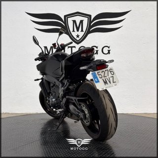 YAMAHA MT 09  Y-AMT (modelo actual) 2024