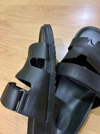 Sandalias negras