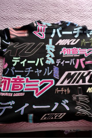Suéter Hatsune Miku Bershka Talla S