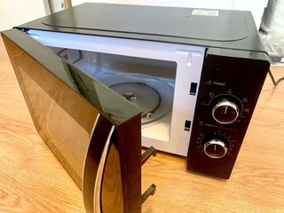 Microondas Toshiba MW-MG20P (BK) con grill