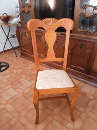 Mesa redonda y 4 sillas pino miel la mesa mide 90