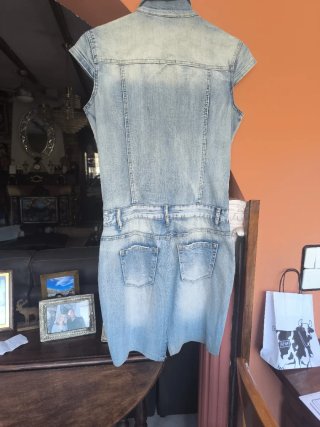 Vestido tejano con cordones y cremallera