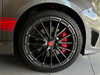 Abarth 695 Competizione 2024