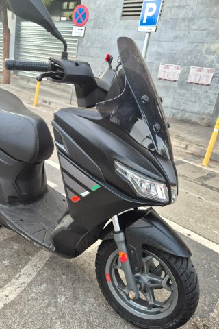Alquiler Aprilia SXR 50 Scooter