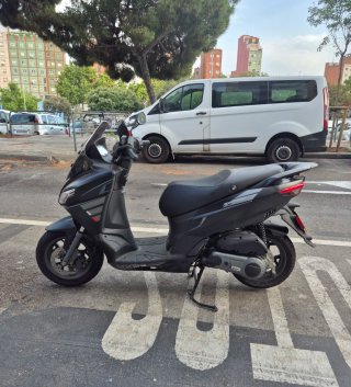 Alquiler Aprilia SXR 50 Scooter