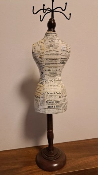 Expositor Joyas Vintage Maniquí Papel Antiguo