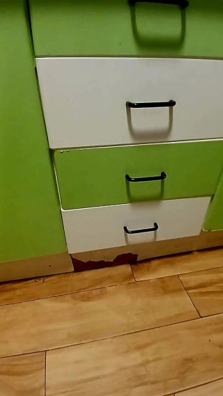 Conjunto de cocina más mesa y sillas