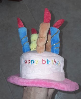 Gorro pastel cumpleaños velas peluche