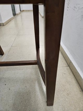 4 Sillas Comedor Madera Teka. Cada una 15 Euros
